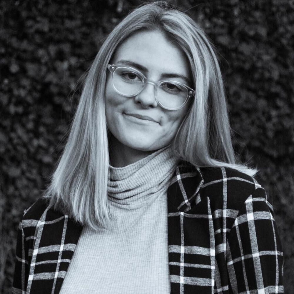 Meet your Posher, Lara